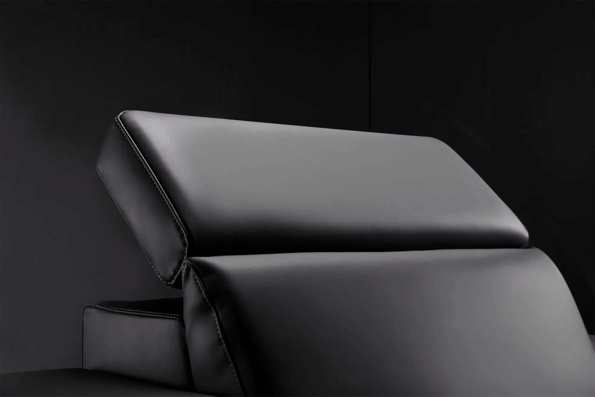Barcelona Grand Ultimate Home Theater Lounge - Image 7