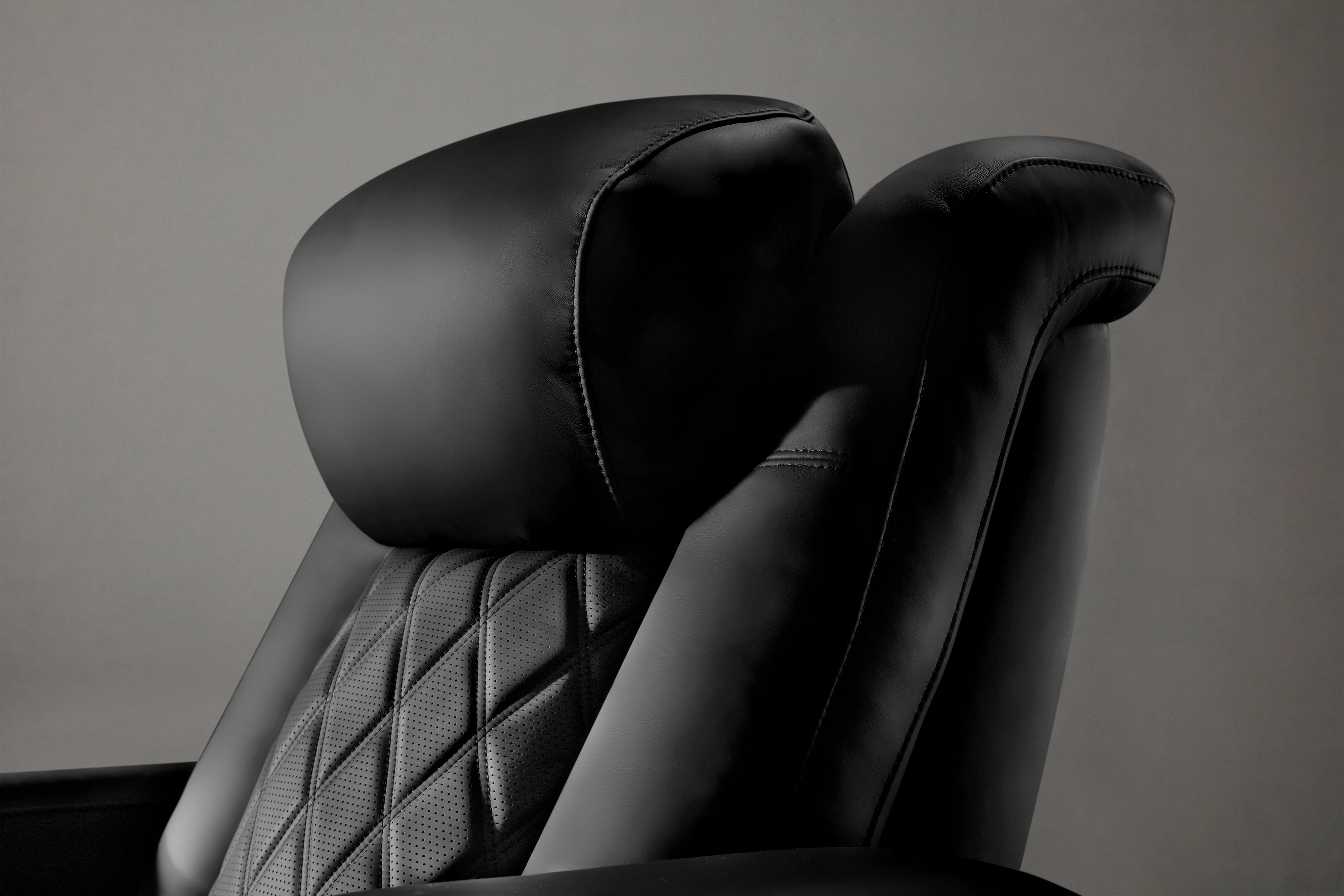 Tuscany Ultimate Heat & Ventilation Home Theater Lounge - Image 5